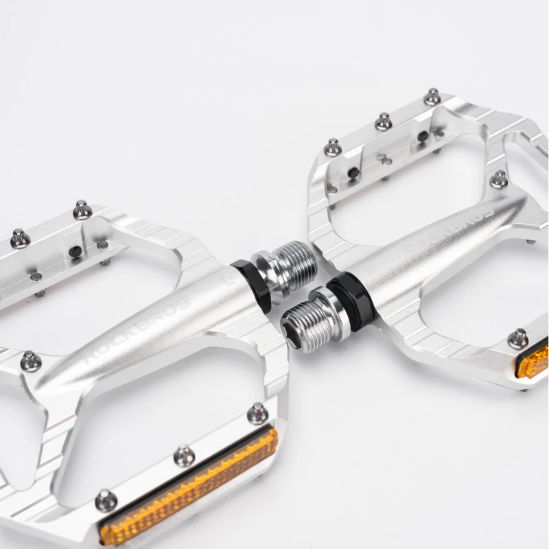 rocket-style-aluminum-alloy-non-slip-reflective-bike-pedals#color_silver