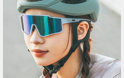 Can’t You Wear Sunglasses While Cycling?