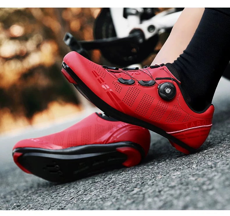 Choosing the Right Footwear for Cycling Adventures