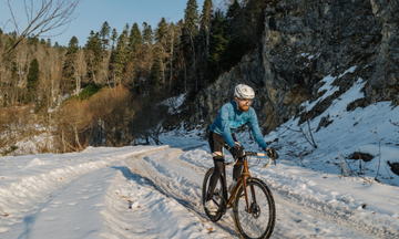 Winter Cycling Guide: Essential Gear and Safety Tips for Comfortable Rides