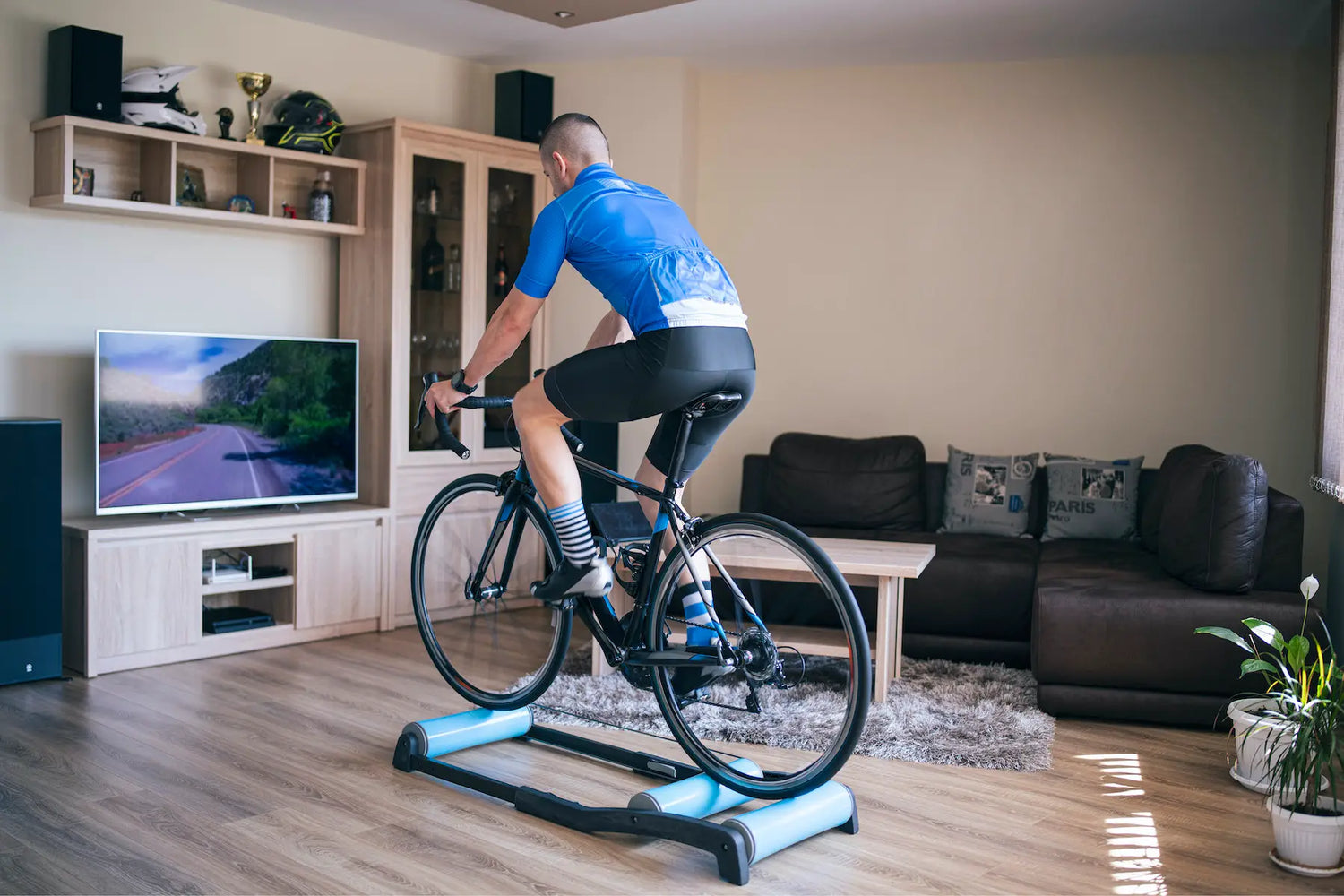 Indoor Bike Trainer Buying Guide 2026: How to Choose the Right Setup (Without Overpaying)