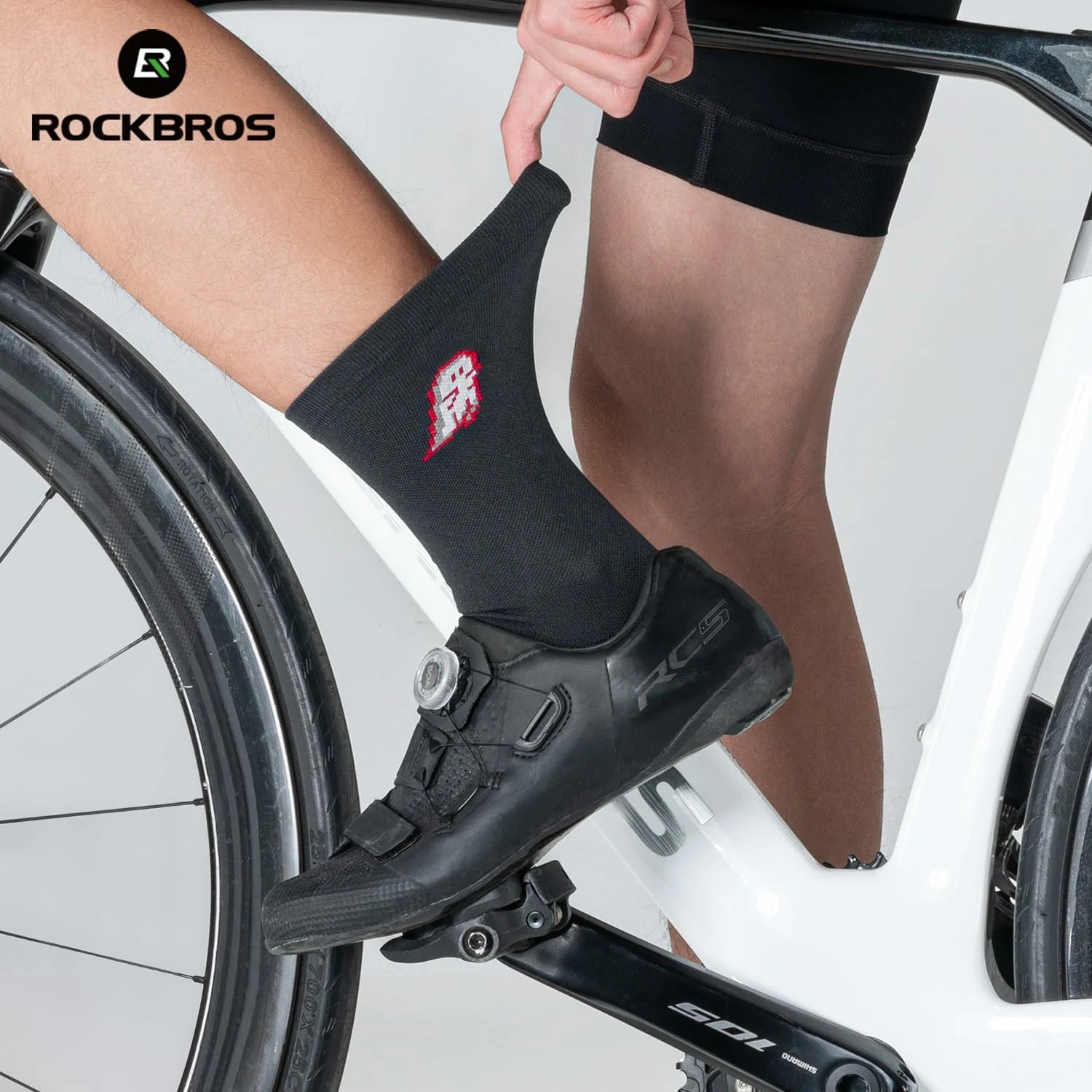 aerodynamic-cycling-socks-with-wear-resistant-hee-wicking-athletic-crew