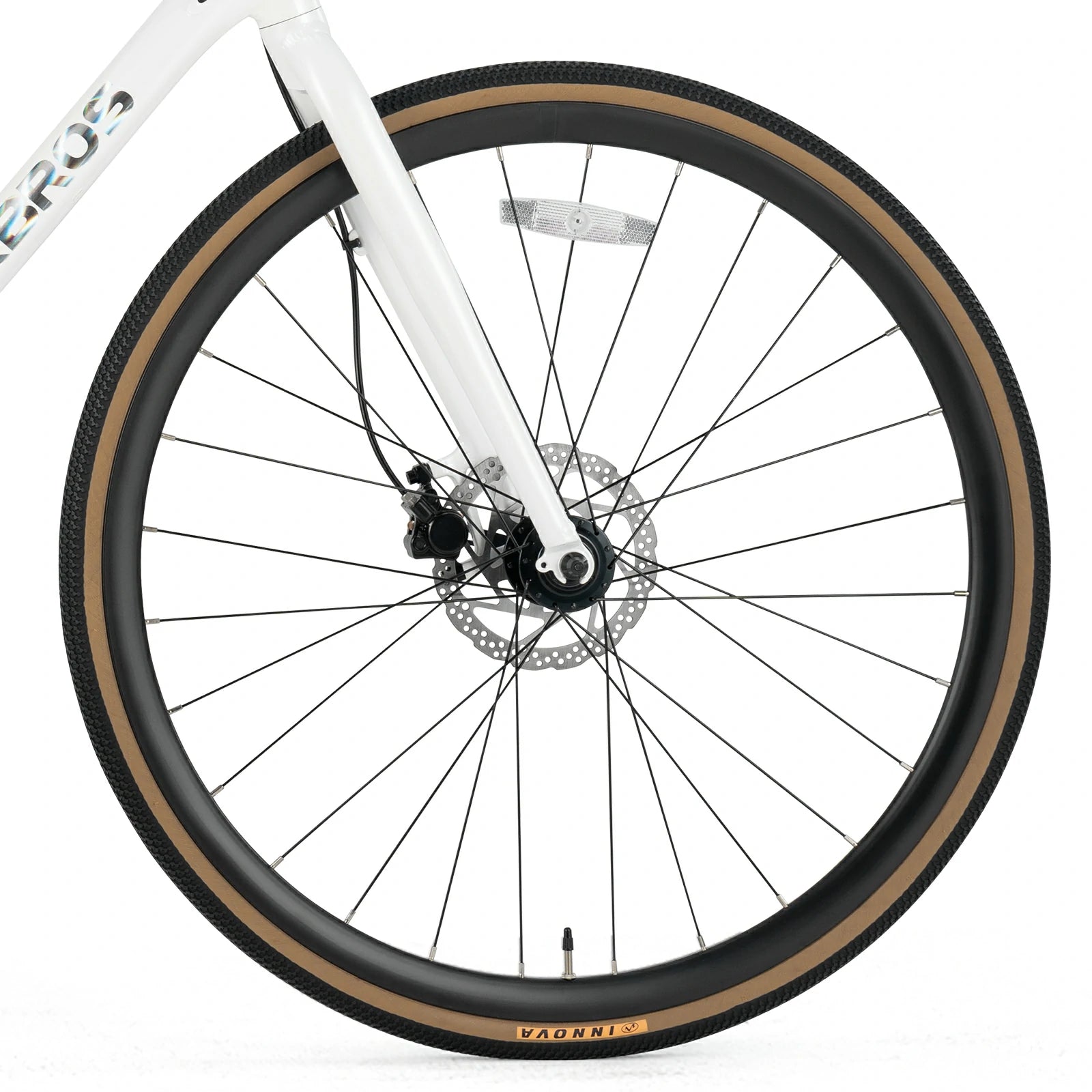 p2e-road-bike-white-front-wheel #color_white
