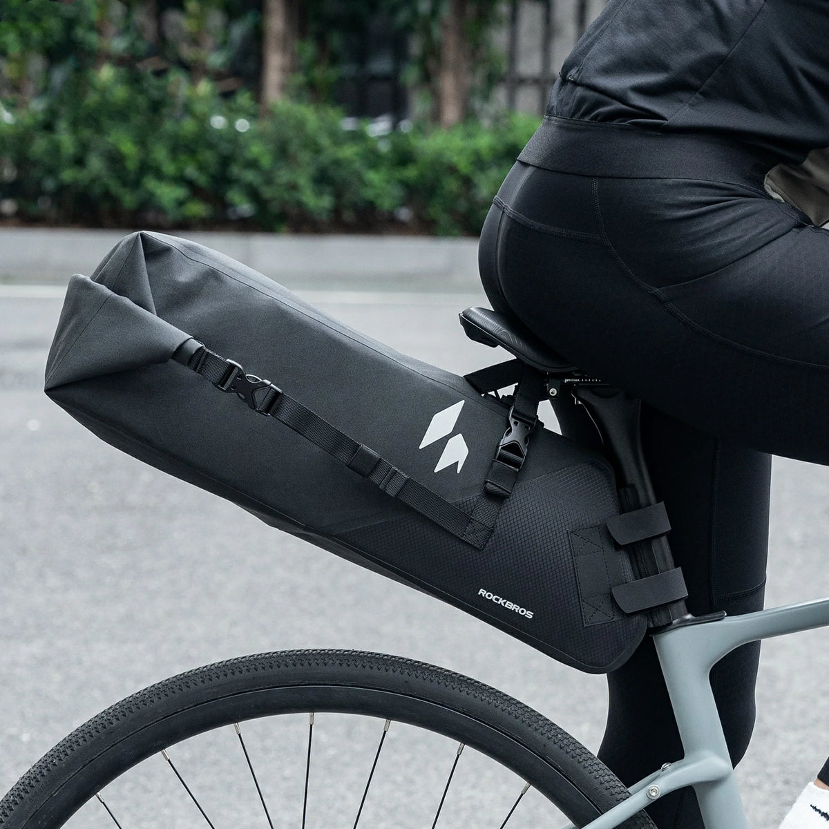 biking bags rain proof ESSENTIALS CYCLING KIT RACE DAY BAG This bike bag for rear rack even comes with a rain cover that helps protect the contents from dirt RideMate 100% Waterproof Bike Tail