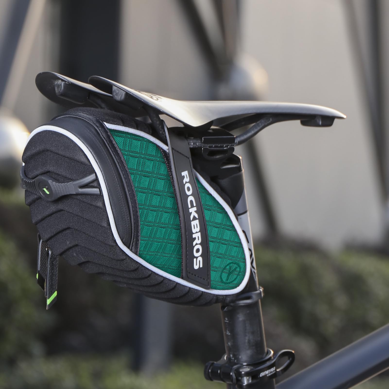 green cycling seat pack#color_green