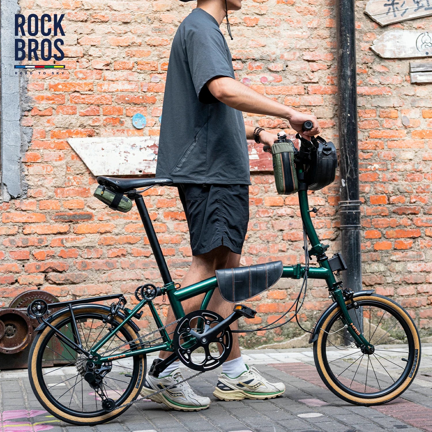 sustainable-eco-friendly-tyvek_-recycled-tire-bike-frame-bag-0_6